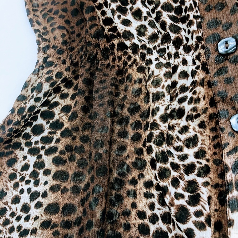 🎉Isabella Rodriguez Animal Print Top w/ Ruffles - Picture 5 of 8